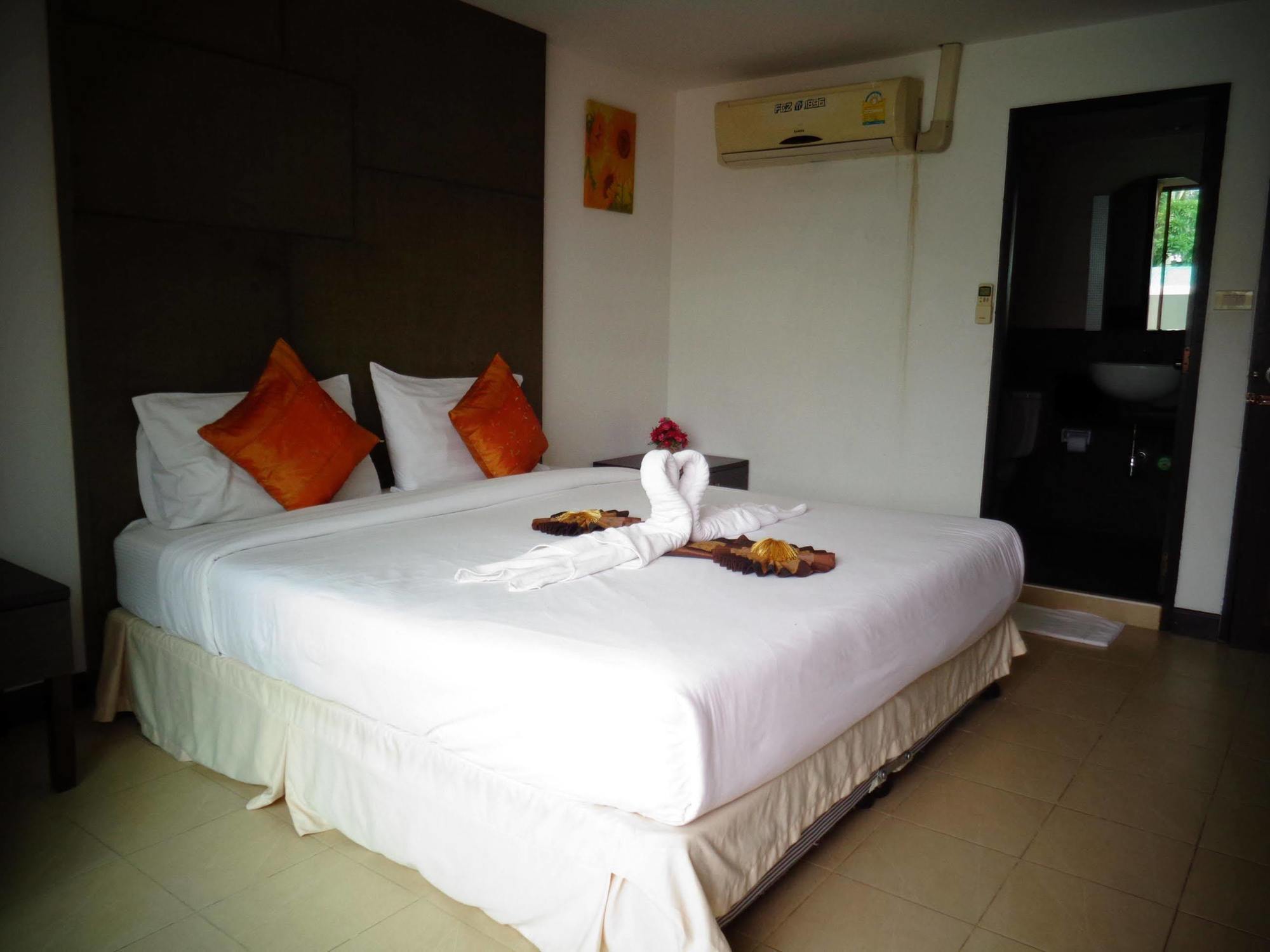 BGW Phuket Hostel Patong Eksteriør bilde
