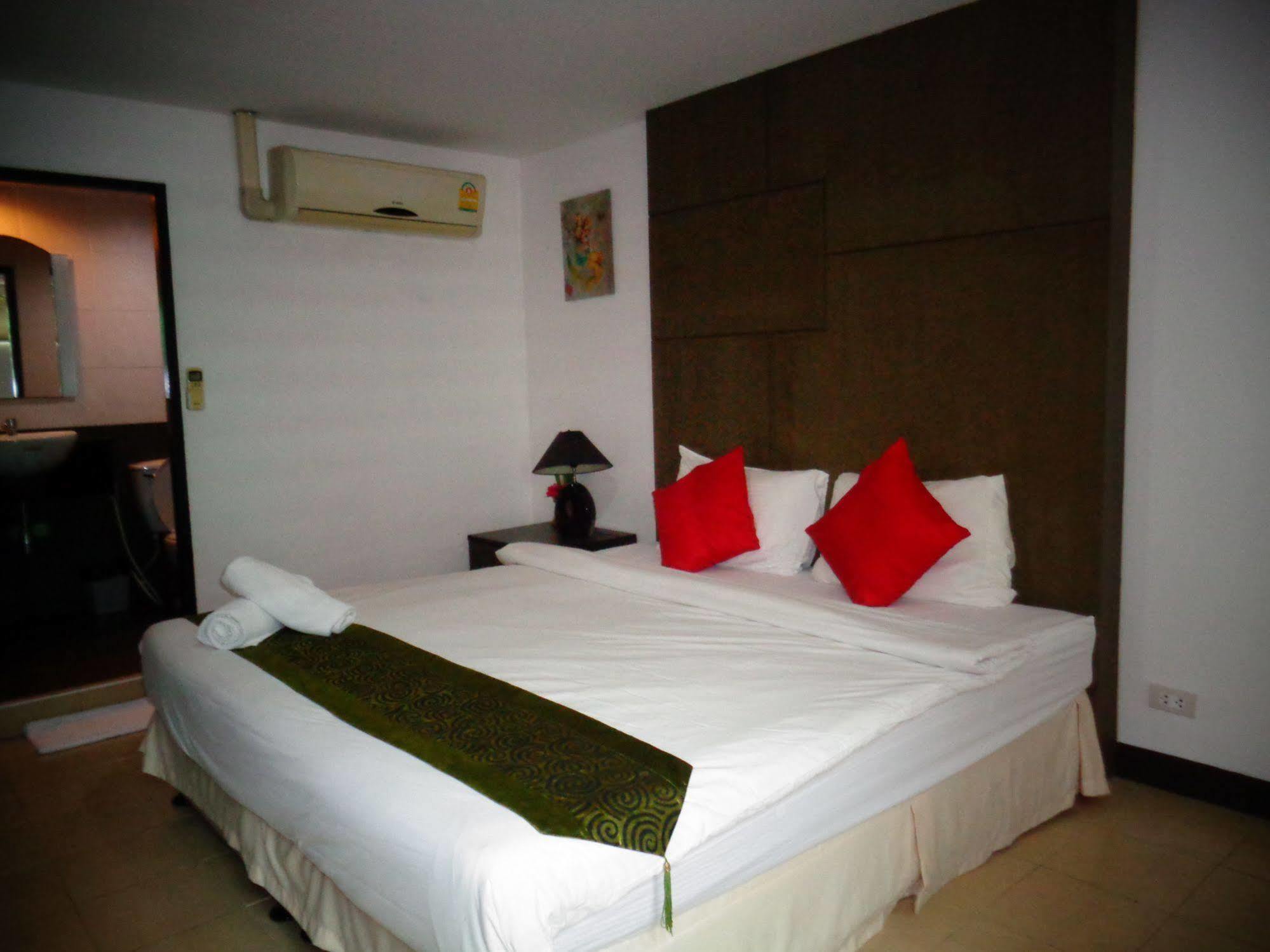 BGW Phuket Hostel Patong Eksteriør bilde