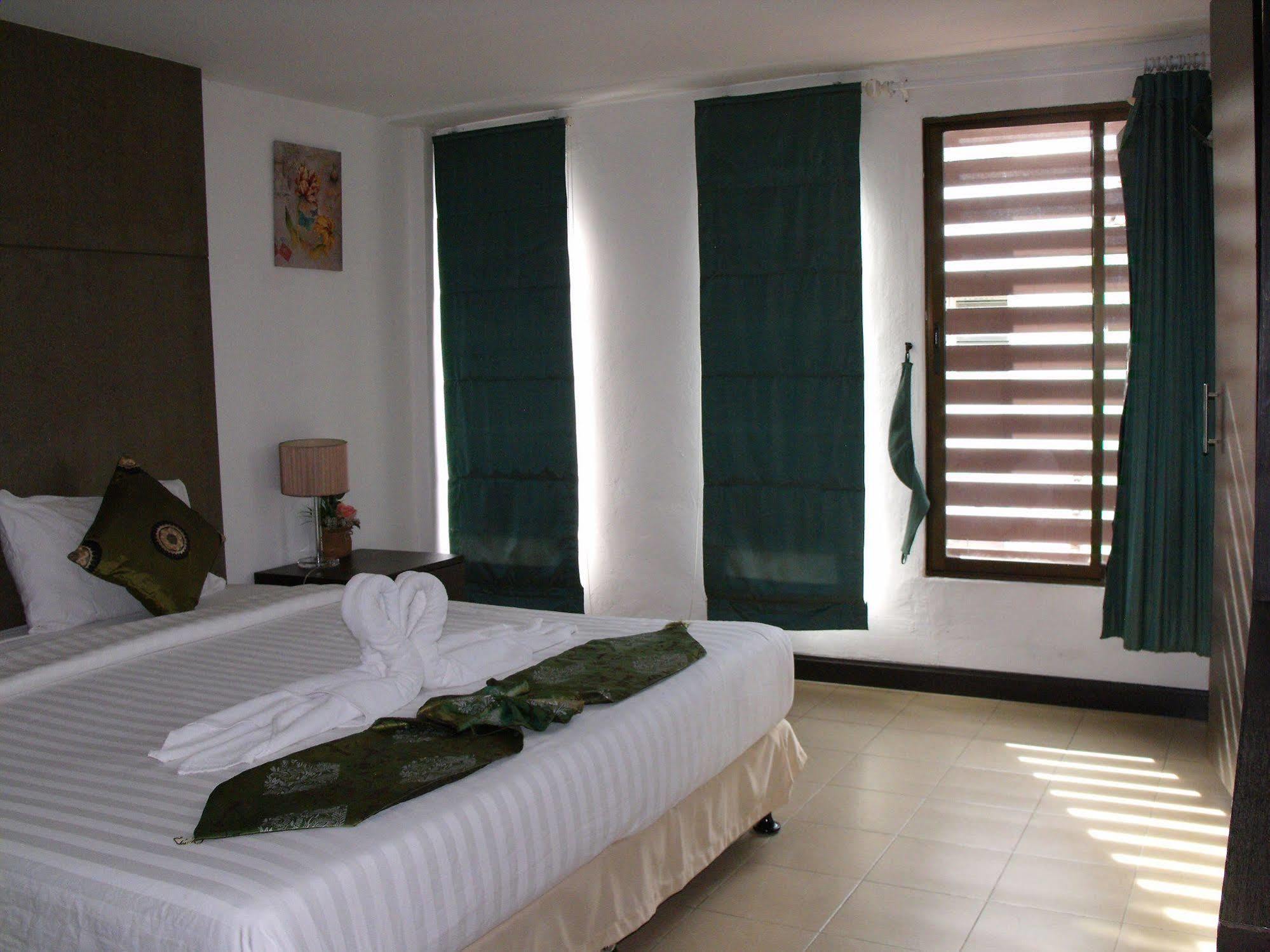 BGW Phuket Hostel Patong Eksteriør bilde
